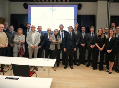 SEVILLA CITY ONE CIERRA 2025 CON CERCA DE 30 NUEVAS ADHESIONES Y DEFINE SU HOJA DE RUTA PARA 2026 EN EL COLEGIO DE ECONOMISTAS DE SEVILLA