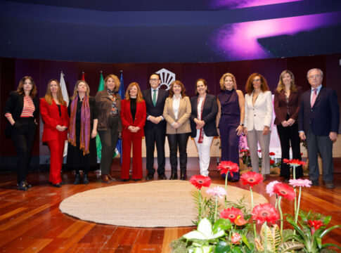 Villamandos destaca la presencia creciente de la mujer en la universidad y su liderazgo en investigación