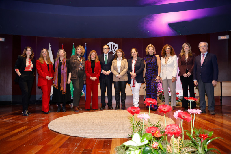 Villamandos destaca la presencia creciente de la mujer en la universidad y su liderazgo en investigación