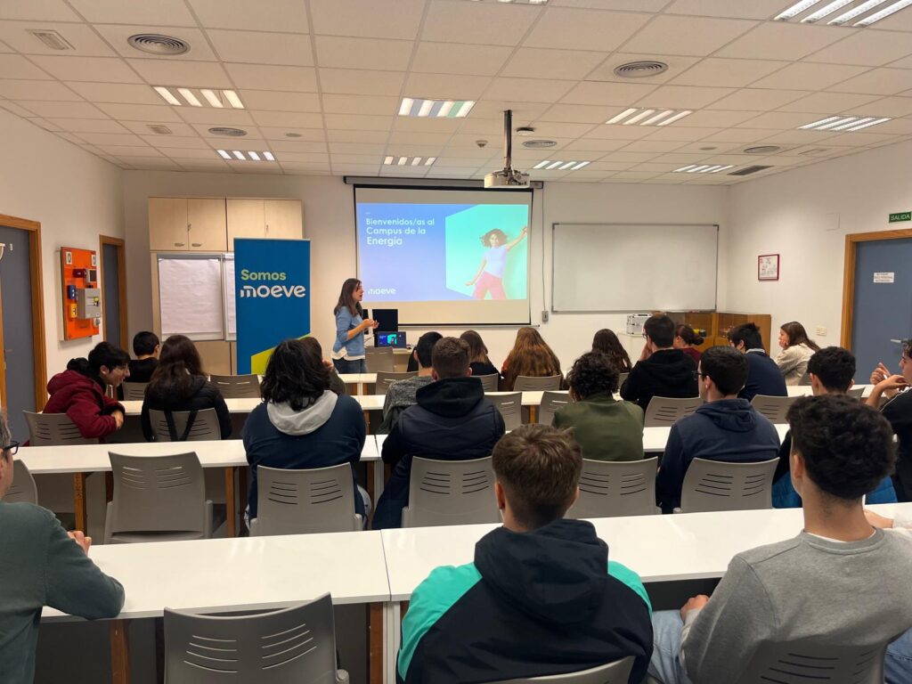 Moeve clausura el Campus de la Energía tras la visita al Parque Energético San Roque con 2.040 estudiantes