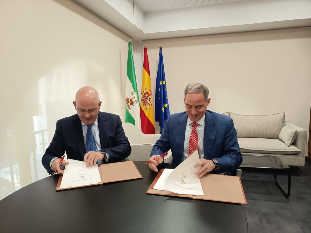 El Consejo Andaluz de Cámaras de Comercio y AED sellan una alianza para impulsar el liderazgo y la competitividad empresarial en Andalucía