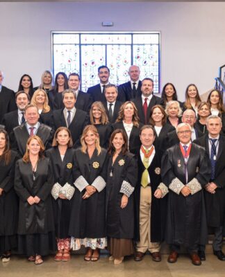 El Colegio de Procuradores de Sevilla celebra la jura de nuevos colegiados y homenajea a los profesionales que cumplen 25 años de servicio