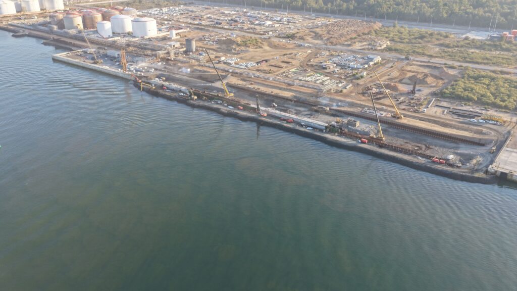Moeve y Exolum cierran la financiación del proyecto Muelle Sur en Huelva, una infraestructura estratégica para impulsar la transición energética en Europa