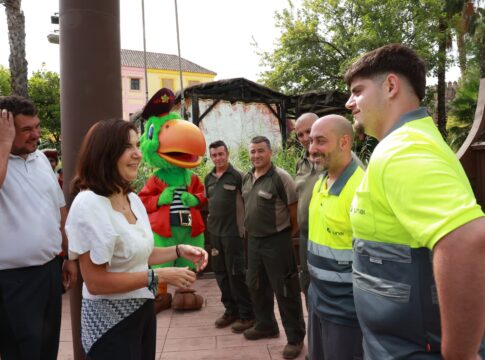 La Consejera Rocío Blanco visita Isla Mágica y pone en valor la aportación de las empresas del sector, al crecimiento económico de la comunidad