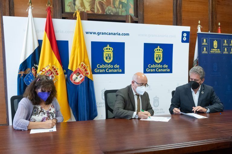El Cabildo de Gran Canaria y el Colegio de Arquitectos acuerdan la creación de una bolsa de trabajo para realizar servicios para la entidad insular